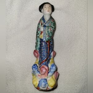 Famille Rose 20th Century Porcelain/Ceramic Chinese/Asian Women Figurine Marked